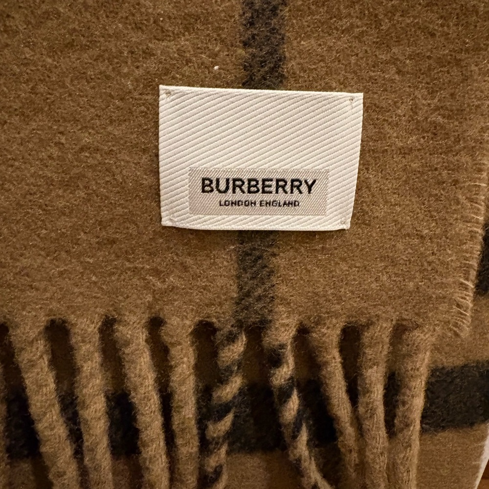 Burberry Brown and Black Wool Scarf NWT - Picture 2 of 5